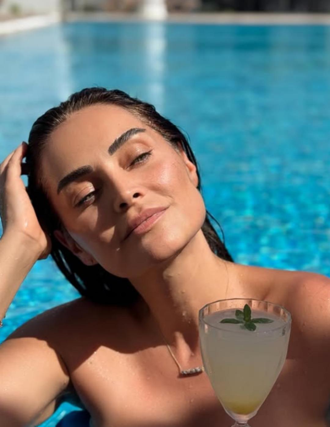 Yılan Hikayesi nin  Başak Komiser i Betül Şahin tatilde! Yıllara meydan okuyor 2
