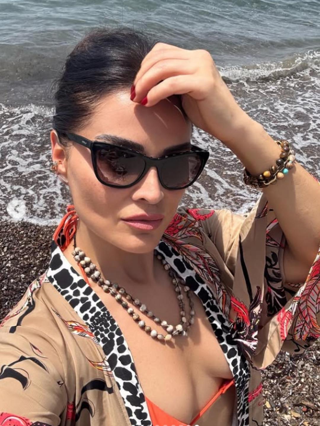 Yılan Hikayesi nin  Başak Komiser i Betül Şahin tatilde! Yıllara meydan okuyor 1