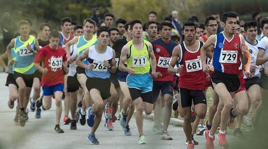 Atletler 10 Kasım Koşusu'nda yarıştı