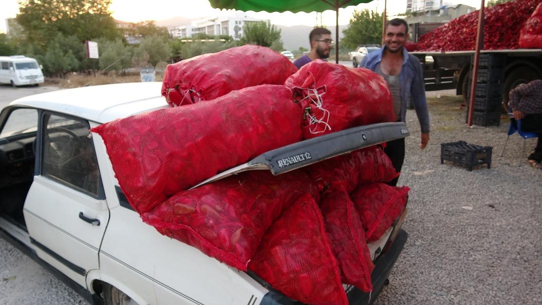 1 tona yakın aldı, kilosu 18 lira! Sınırları onunla zorluyorlar  Dağı taşı aşar gider  1