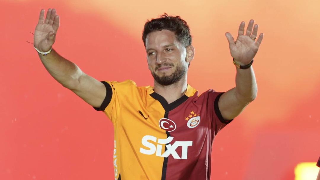 Türkiye ye ve Galatasaray a gözyaşlarıyla veda etmişti! Dries Mertens ten beklenmedik karar 1
