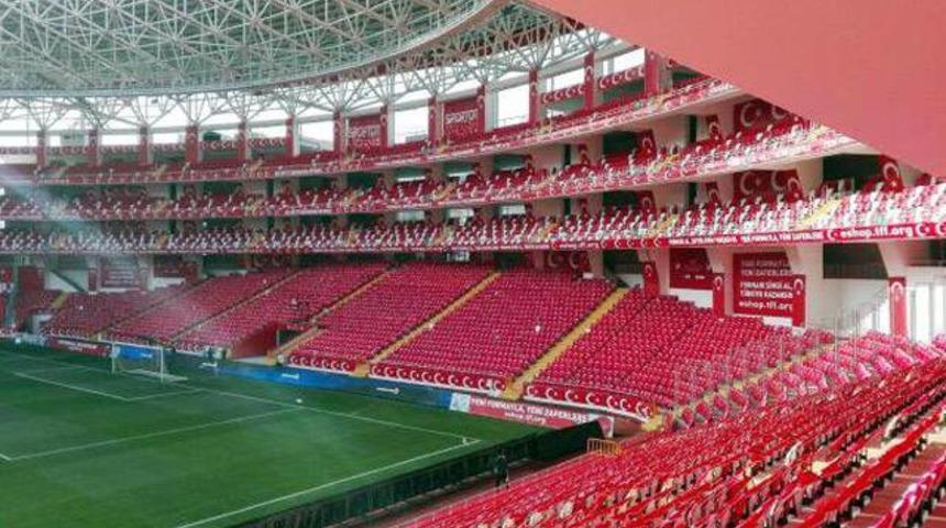 T&uuml;rkiye-Kosova ma&ccedil;ı &ouml;ncesi bomba araması