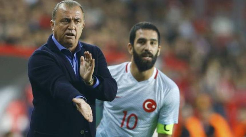D&ouml;n&uuml;ş yolunda Fatih Terim - Arda Turan zirvesi