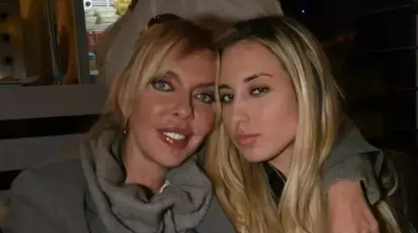 Ahu Tuğba'nın kızı Anjelik Bodrum'a gitti! Duygusal mesaj