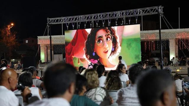Didim’de açık hava sinema keyfi