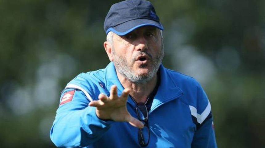 Mustafa Reşit Akçay'dan Fatih Terim'e destek