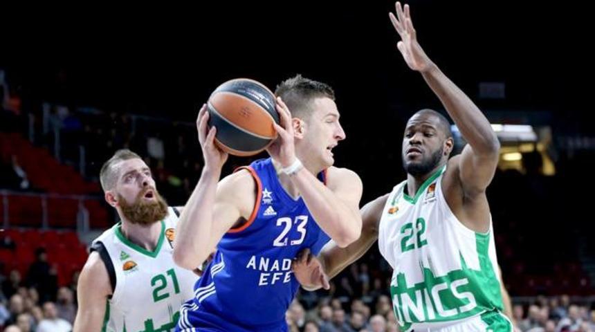 Anadolu Efes 104 - 99 Unics Kazan