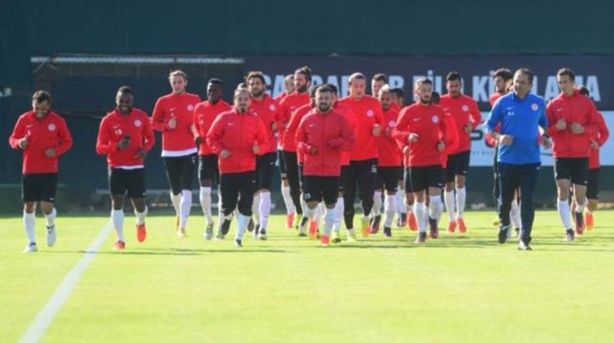 Antalyaspor'da Trabzonspor ma&ccedil;ı &ouml;ncesi 2 eksik