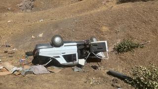 Diyarbakır'da devrilen otomobildeki 3'ü çocuk, 8 kişi yaralandı