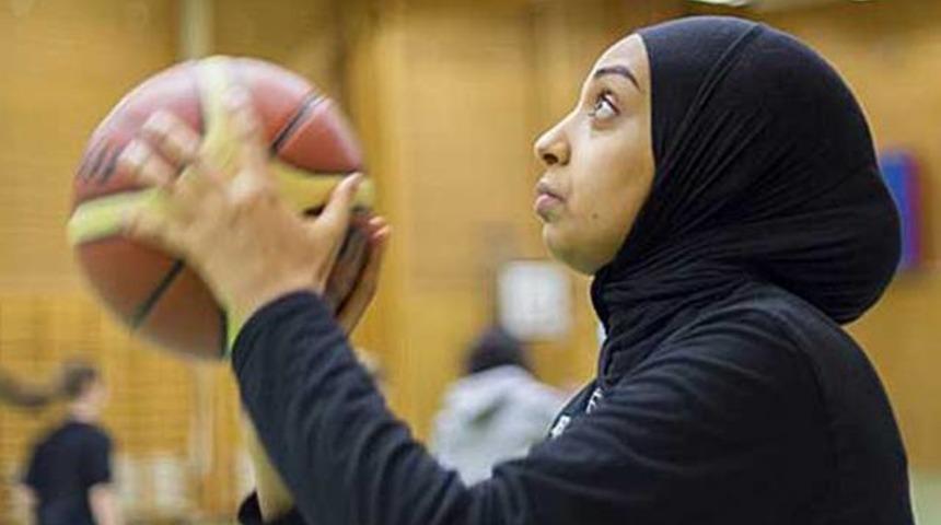 Baş&ouml;rt&uuml;l&uuml; basketbolcuya FIBA'dan izin &ccedil;ıktı