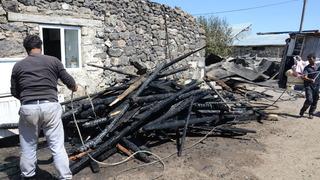 Kars'ta yangın! 1 ev, 2 samanlık ve 1 ahır kullanılamaz hale geldi