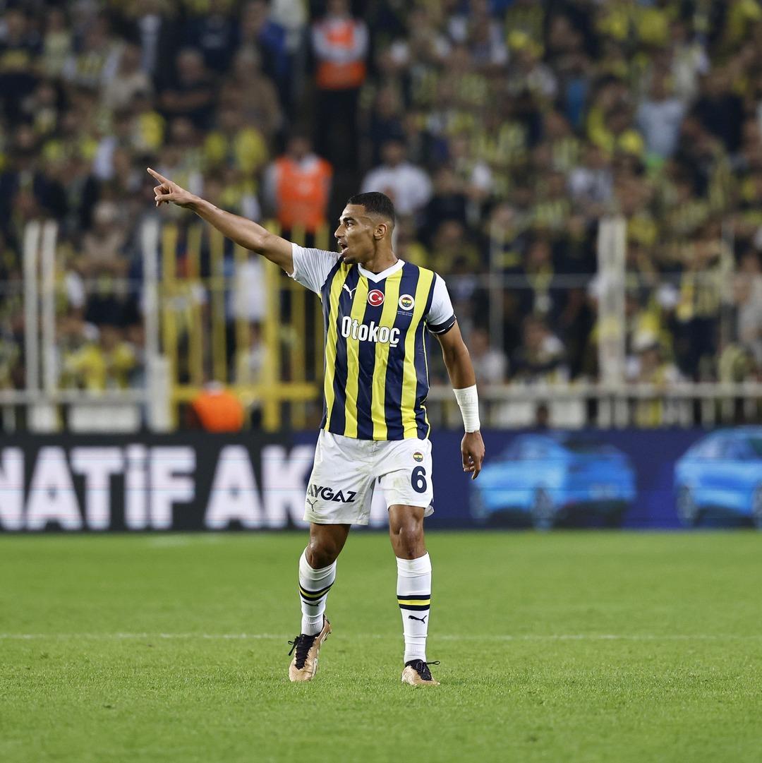 Fenerbahçe de kadroda düşünülmeyen Djiku için sürpriz talip! Fransızlar resmi teklif ilettiler... 3