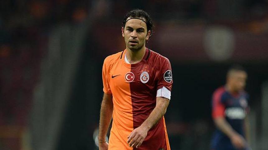 Sel&ccedil;uk İnan'a kesik!