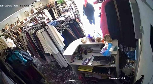 Geldi, 10 saniyede çaldı ve gitti 4