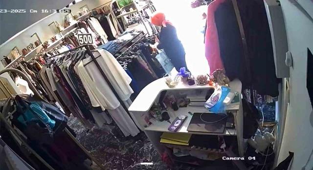 Geldi, 10 saniyede çaldı ve gitti 1