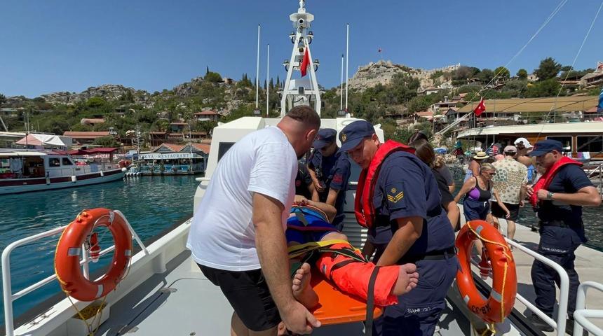 Antalya'da araçla ulaşımı olmayan Kaleköy'de yaralanan kişiye tıbbi tahliye yapıldı