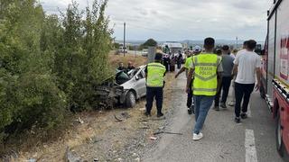 Kastamonu'da hafriyat kamyonu ile çarpışan otomobildeki çocuk hayatını kaybetti, baba ağır yaralandı