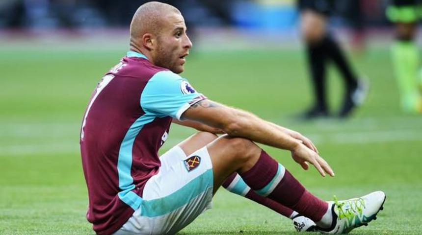 Beşiktaş'a G&ouml;khan T&ouml;re'den k&ouml;t&uuml; haber