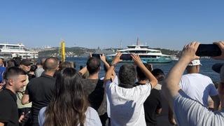 'TEKNOFEST Mavi Vatan'da 9 geminin Boğaz'dan geçişine vatandaşlardan yoğun ilgi