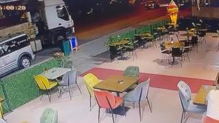 Nevşehir'de korku dolu anlar! Freni çekilmeyen araçlara çarptı