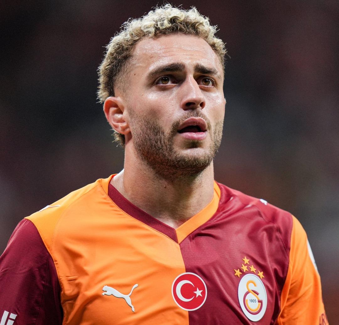 Galatasaray ile Barış Alper Yılmaz arasındaki transfer gerginliğine Hasan Şaş tan olay olacak yorumlar!   Sen hangi dünyada yaşıyorsun!   dedi açtı ağzını yumdu gözünü... 1