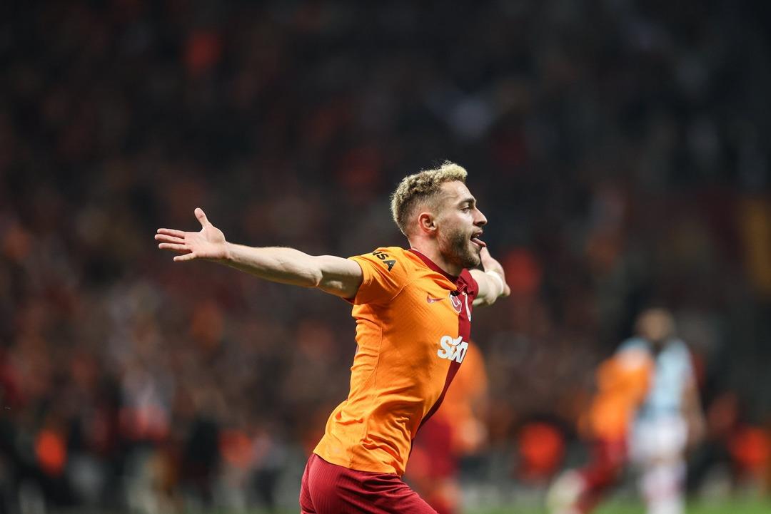 Galatasaray ile Barış Alper Yılmaz arasındaki transfer gerginliğine Hasan Şaş tan olay olacak yorumlar!   Sen hangi dünyada yaşıyorsun!   dedi açtı ağzını yumdu gözünü... 4