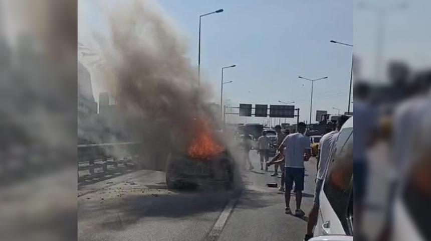 Yer: Bursa! Seyir halindeki araç alev alev yandı