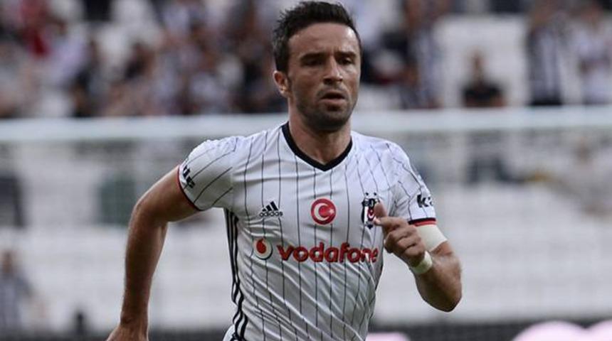 G&ouml;khan G&ouml;n&uuml;l 8 yıl sonra Şampiyonlar Ligi'nde