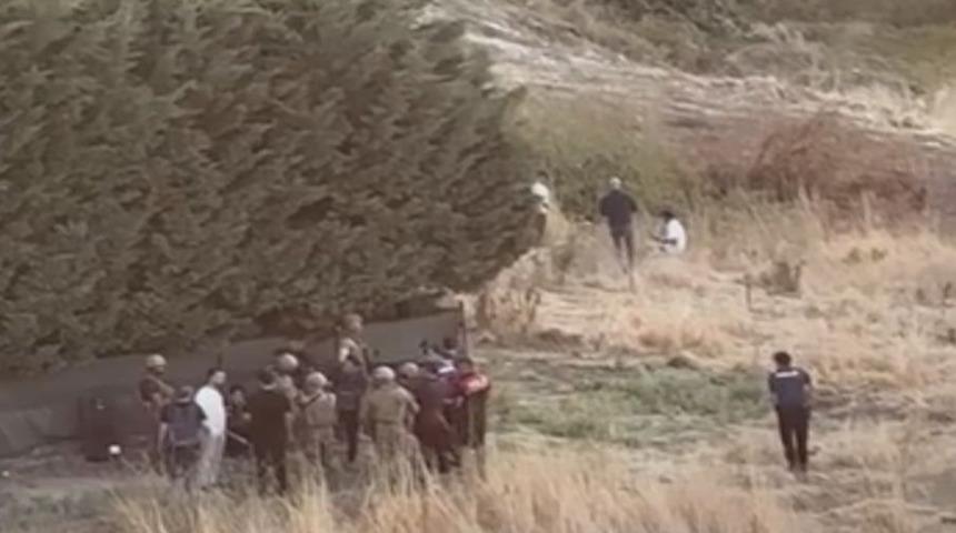 Başakşehir'de korku dolu anlar! Eşini ağır yaraladı, silahı kendi kafasına dayadı... 5 saatlik ikna anları kamerada