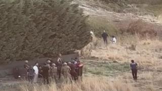 Başakşehir'de korku dolu anlar! Eşini ağır yaraladı, silahı kendi kafasına dayadı... 5 saatlik ikna anları kamerada