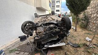 Yer: Karabük! Otomobil apartman bahçesine düştü: Yaralılar var
