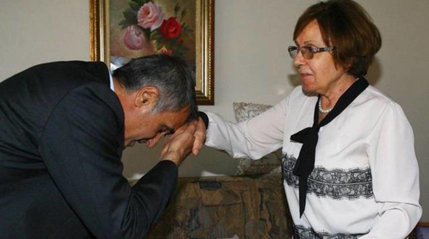 Şenol Güneş'ten öğretmenine ziyaret