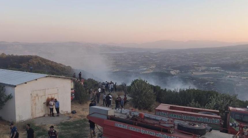 Manisa'da yangın! Ekipler müdahale ediyor