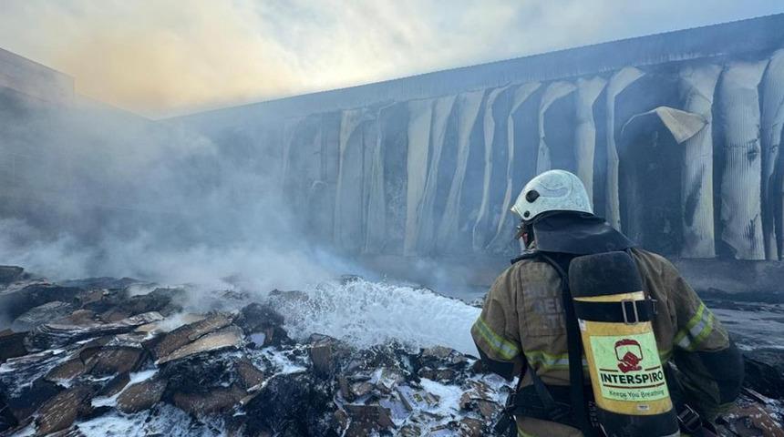 İzmir'de mobilya atölyesinde yangın! Ekipler müdahale etti