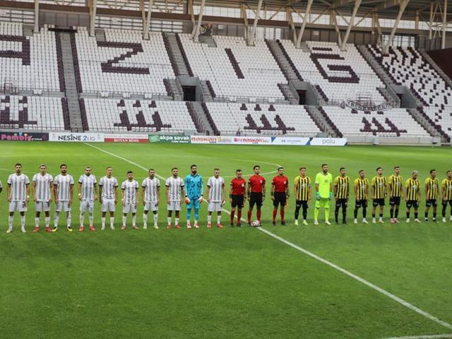 Gol festivaline dönüşen maçta kazanan çıkmadı! Elazığspor Adana 01 FK ile 4-4 berabere kaldı...