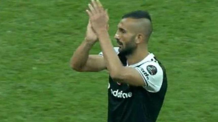 Yal&ccedil;ın ma&ccedil; sonunda Beşiktaş forması giydi