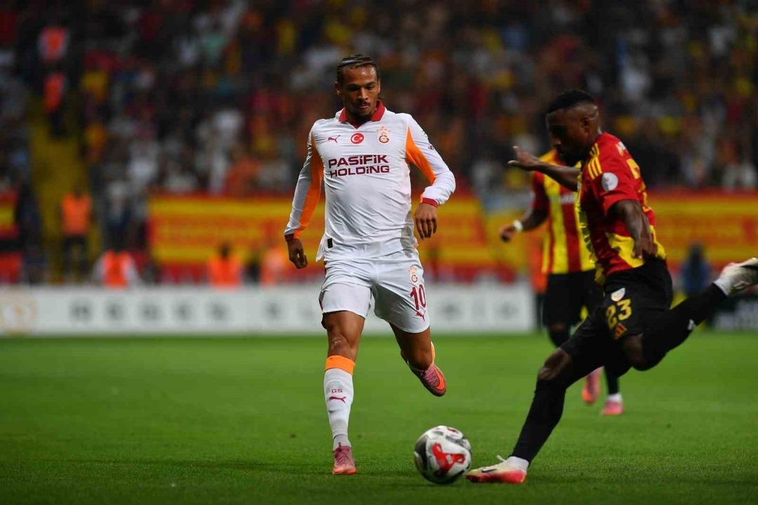 Galatasaray güle oynaya galibiyet almaya devam ediyor! Aslan Kayseri de flaş skorla kazandı... 4