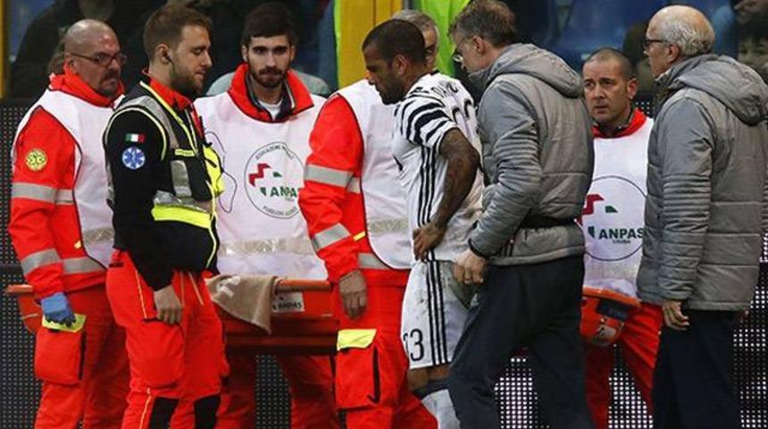 Dani Alves'in ayağı kırıldı