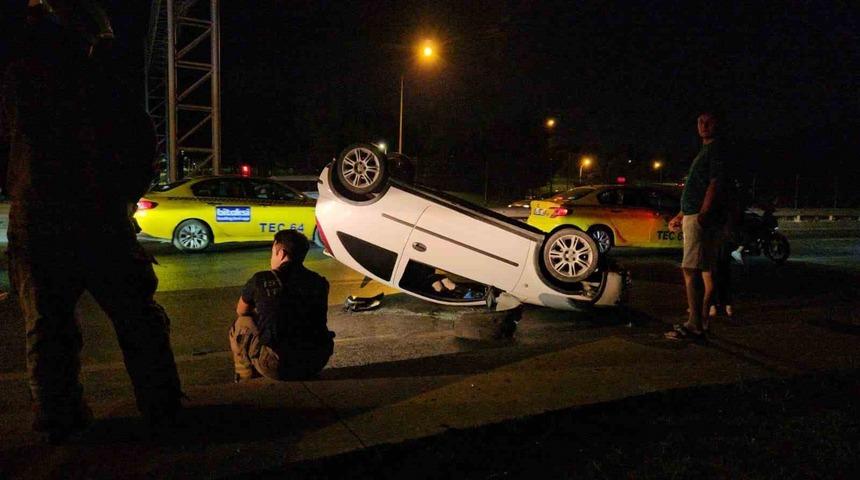 Şişli’de kontrolden çıkan araç kaldırıma çarparak takla attı