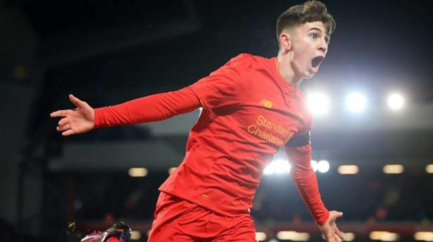 Gen&ccedil; Woodburn tarihe ge&ccedil;ti