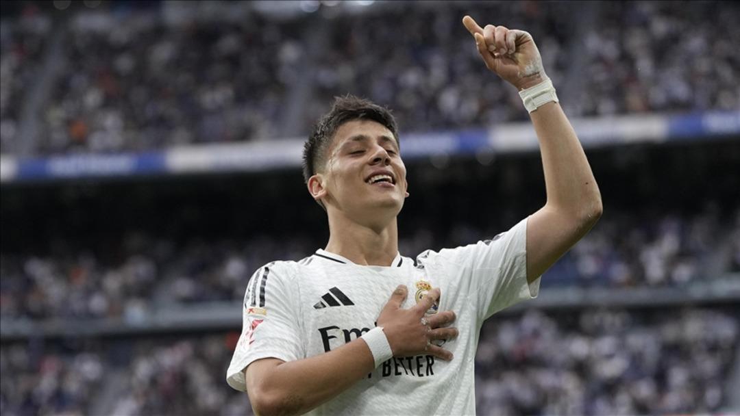 Geceye damga vurdu! Arda Güler Real Oviedo karşısında Mbappe ye öyle bir asist yaptı ki... Real Madrid resmi hesabından maç sonu paylaşım! Yorum yağmuruna tuttular 3