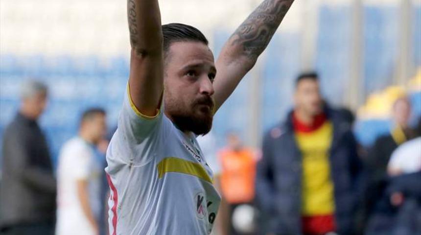 Deniz Naki isyan etti: Al&ccedil;aklık, namussuzluk, zavallılık