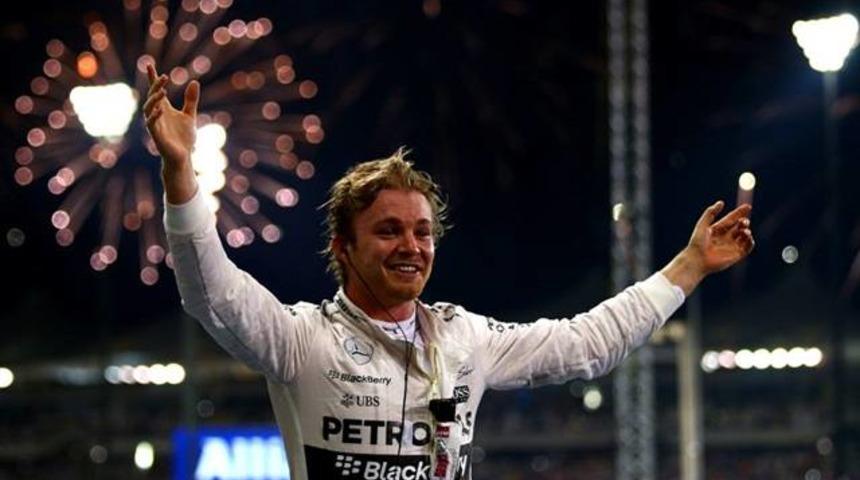 Nico Rosberg zirvede bıraktı