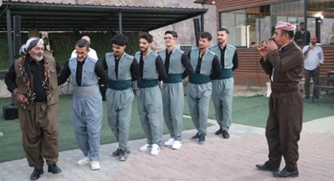 1200xauto Hakkâri’de kültür şöleni: ‘Bir Anadolu Şenliği’ büyük bir coşkuyla başladı