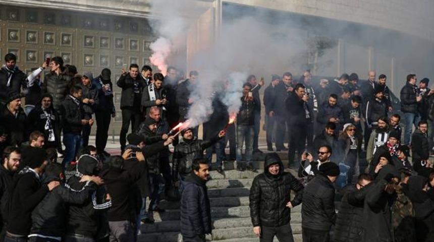 Beşiktaşlı taraftarlar Kadık&ouml;y&rsquo;e hazır