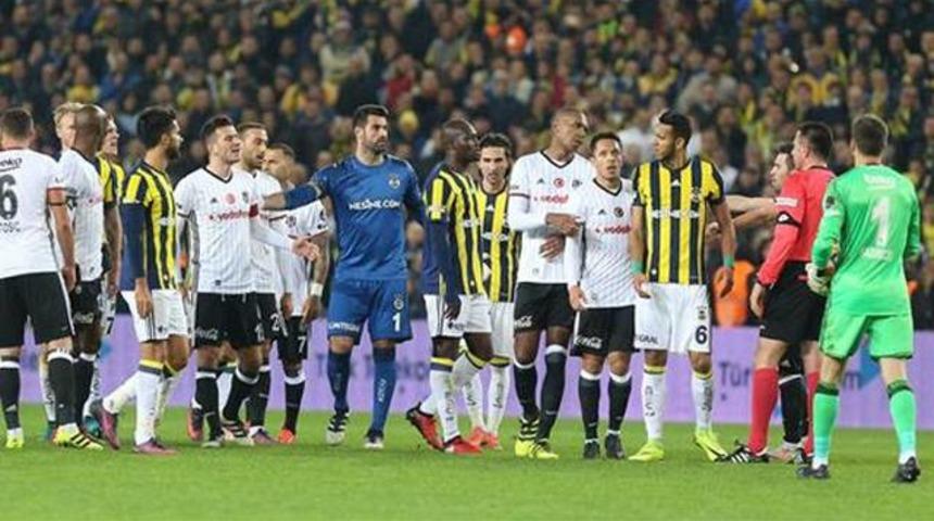 Fenerbahçe - Beşiktaş maçında ortalık karıştı