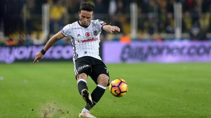 G&ouml;khan G&ouml;n&uuml;l'den eski takım arkadaşlarına sitem