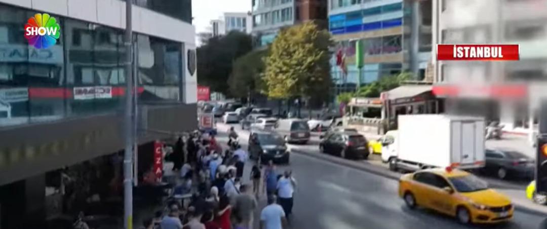 Kuyruğun sonu görünmedi! Gece 3 te beklemeye başladılar  Heyecanlıyız  Tek hedefleri  onu  almaktı 2