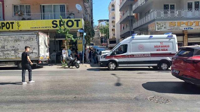 Motosikletle otomobil çarpıştı: 1 yaralı 3