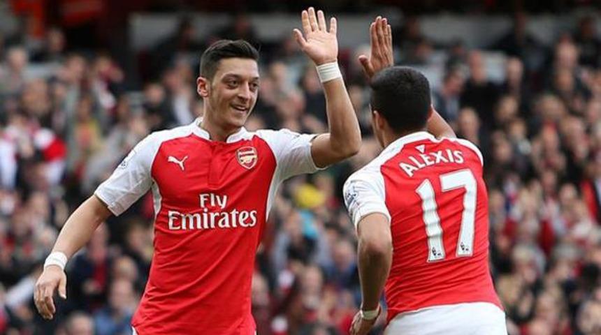 Arsenal'de Alexis ve Mesut &Ouml;zil sıkıntısı